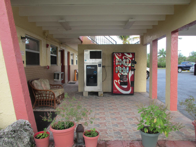 Country Lodge, Miami-Dade