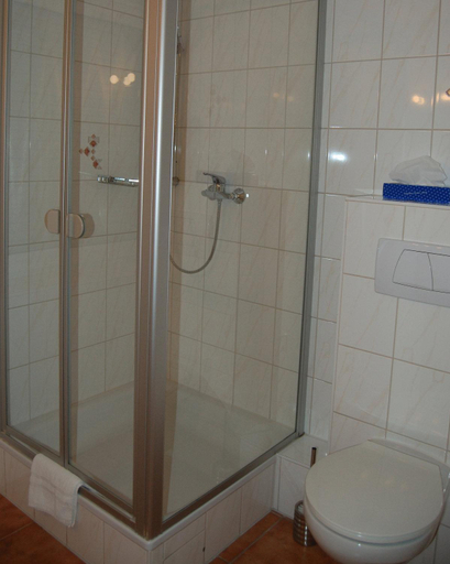 Bathroom 4, Hotel Sonne - Haus 2, Rheingau-Taunus-Kreis