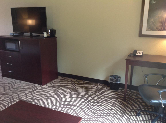 Bedroom 2, Executive Inn and Suites Jefferson, Marion