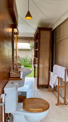 Bathroom 15