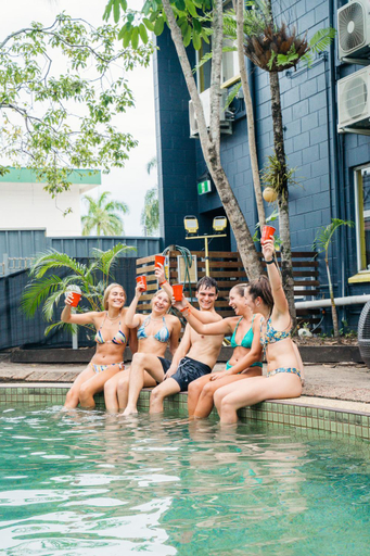 Others 5, Mad Monkey Village, Cairns