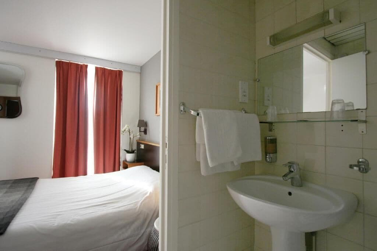 Bedroom 2, Hotel Denfert Montparnasse, Paris