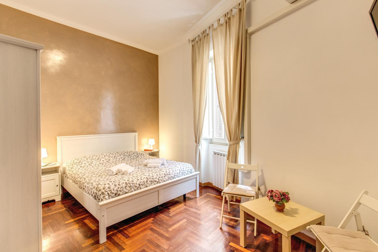 Bedroom, Finally in Rome, Rome