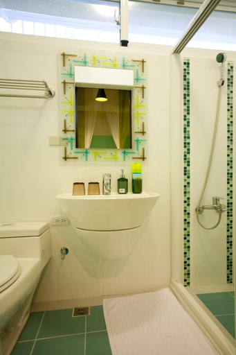 Bathroom 2, Sweetrainbow B&B, Hualien