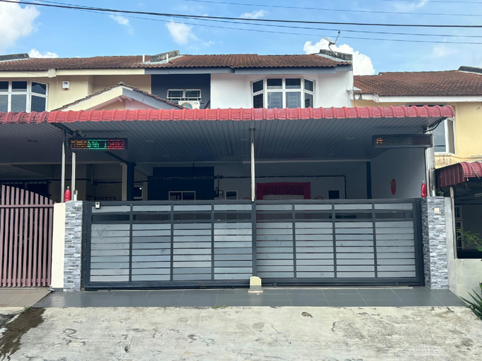 Others 4, 126HOMESTAY , Ledang