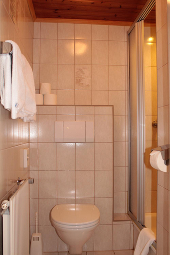 Bathroom 3, Hotel Valisera, Landeck