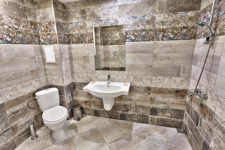 Others 2, Hotel Elit, Sandanski