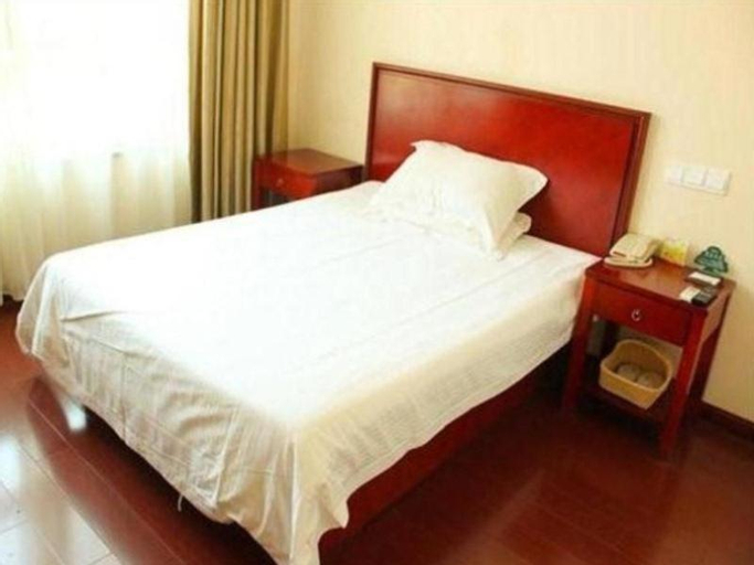 Bedroom 16