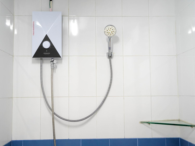 Bathroom 16