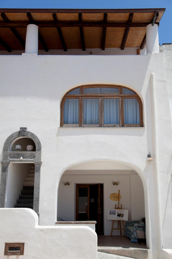 Exterior & Views 2, Hotel Santa Marina Antica Foresteria, Messina