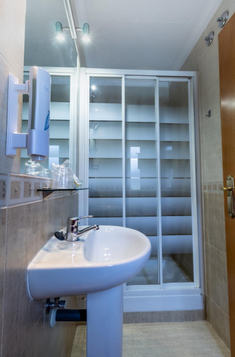 Bathroom 4, Hostal Rural El Caño by Viverestays, Madrid