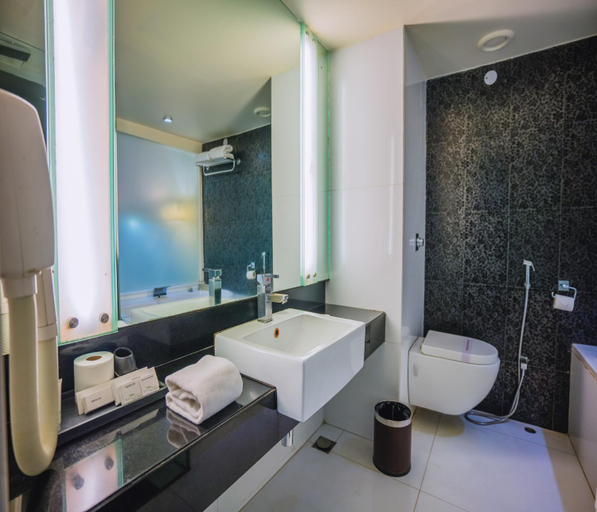 Bathroom 2, Barsana Hotel & Resort Siliguri, Darjiling