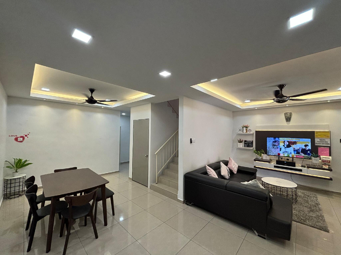 Others 5, 126HOMESTAY , Ledang