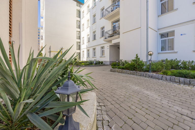 Exterior & Views 2, Apartment With Bath in Warsaw by Renters, Warsaw