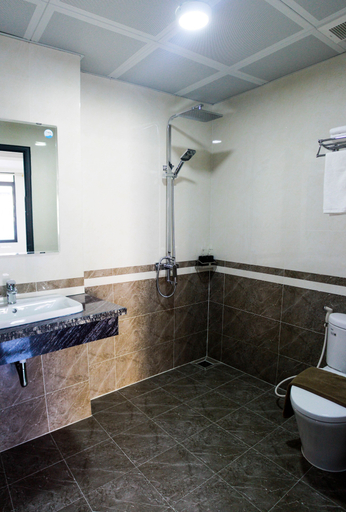Bathroom, Sunrise Motel, Hạ Long