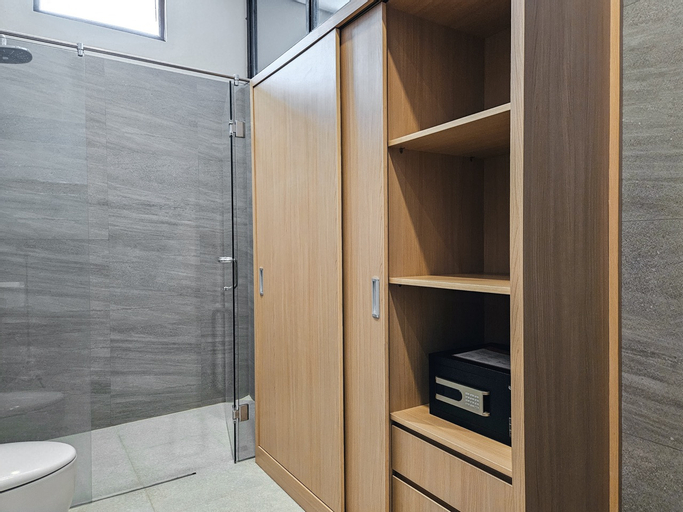 Bathroom 4