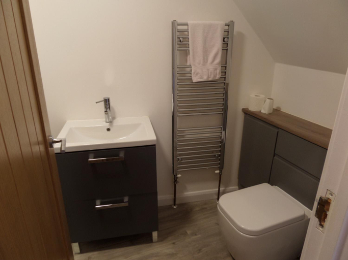 Bathroom, Church Street Apartments, Highland
