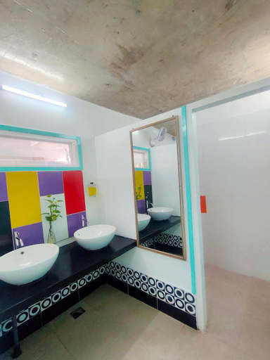 Bathroom 9