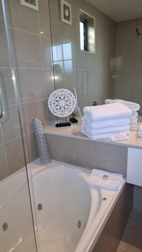 Bathroom 13