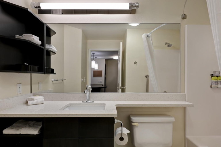Bathroom 2, Candlewood Suites Indianapolis - South By IHG, Johnson