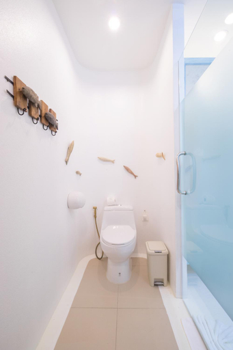 Bathroom 3, Ocean Breeze Resort, Takua Pa