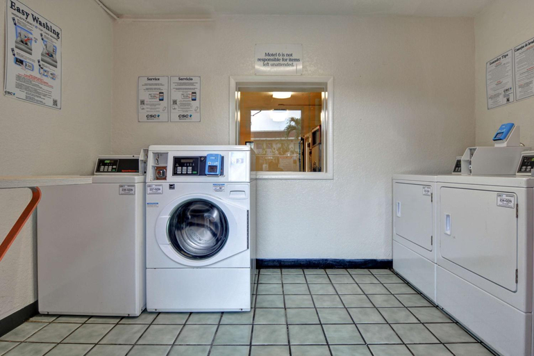 Bathroom 5, Motel 6 Dania Beach, Broward