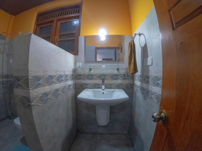 Bathroom 3, Innovick Residence, K.F.G. & G. Korale