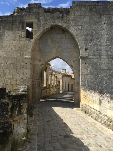 Others 4, La Maison Colline, Gironde