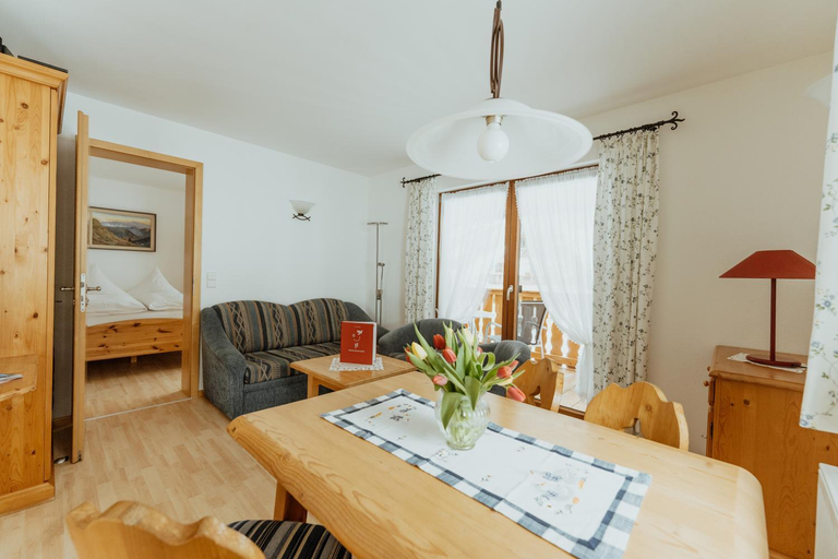 Bedroom 2, Schwarzwald-Hotel Kraeutle, Breisgau-Hochschwarzwald