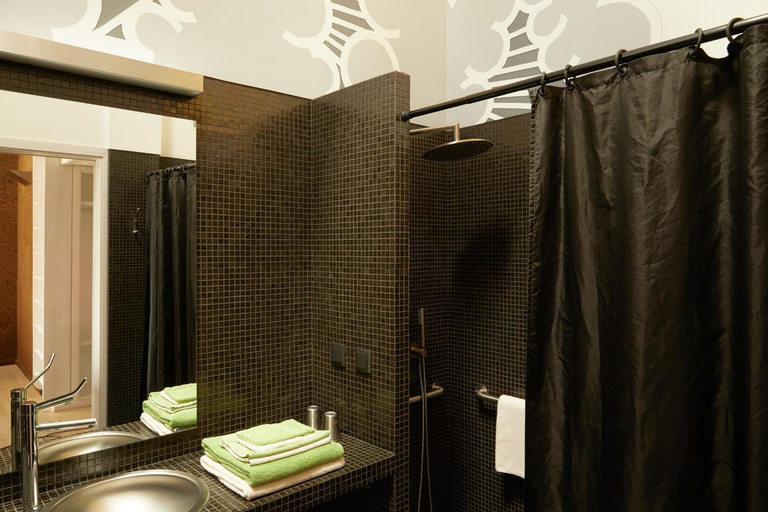 Bathroom 2, Cavalo de Madeira, Óbidos