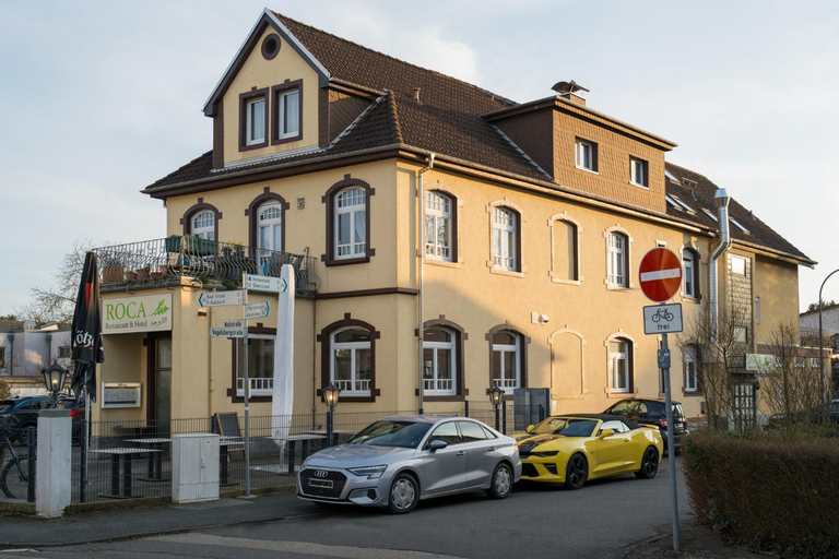 Exterior 3