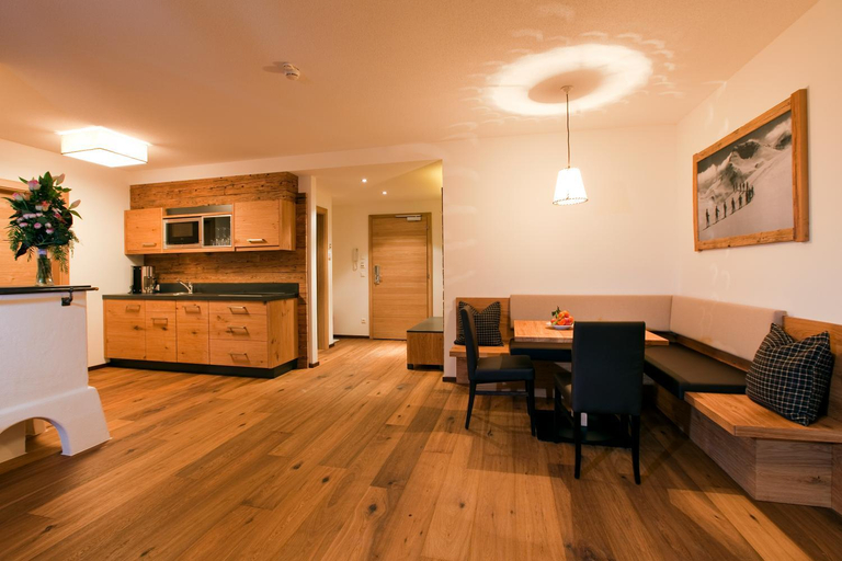 Kitchen 5, Serfaus Mountain Lodge, Landeck