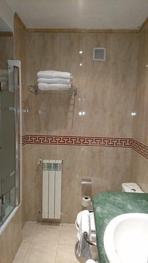 Bathroom 3, Tierra De Lobos, Zamora