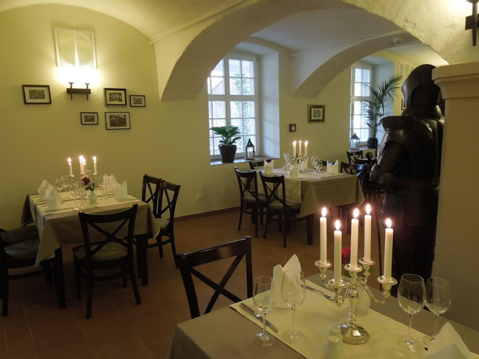 Food & Drinks 4, Hotel Mutiger Ritter, Burgenlandkreis