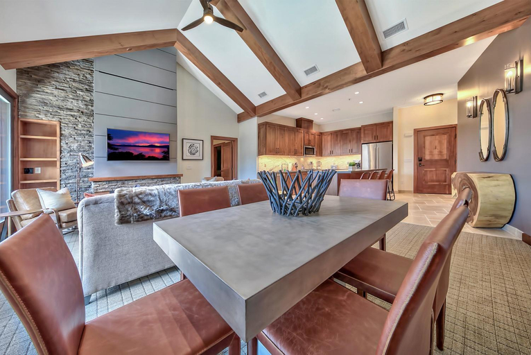 Dining Room 16