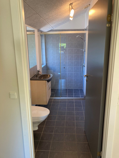 Bathroom 3, Pilegaarden, Læsø