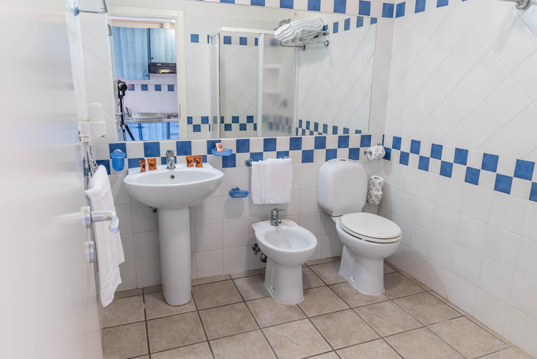 Bathroom 4, NICOTERA BEACH VILLAGE, Vibo Valentia