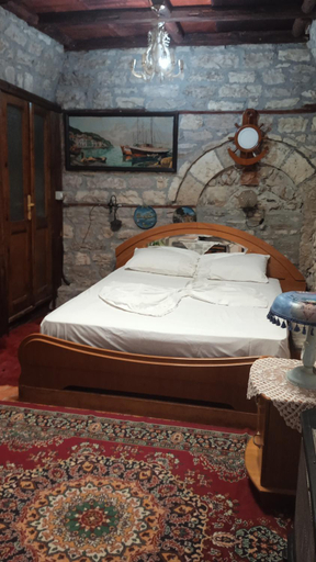 Others 4, Karafil Guesthouse, Gjirokastrës
