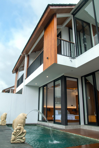Exterior 13