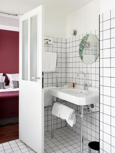 Bathroom 4, NEW HOTEL LE VOLTAIRE, Paris