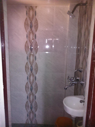 Bathroom 5, Shiva Guest House, Chandauli