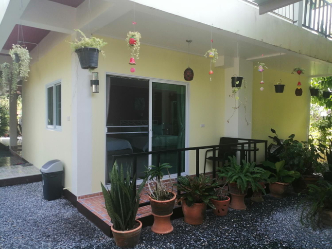 Others 4, Bed & Breakfast To-Co, Sichon