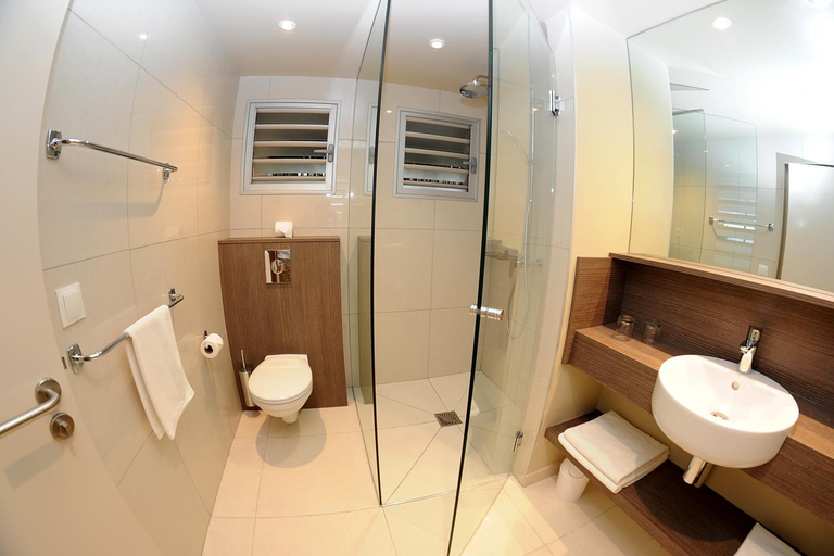 Bathroom 3, Hotel Koulnoue Village, Hienghène