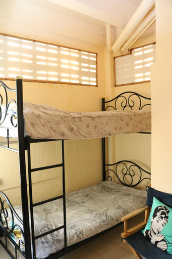 Bedroom 2, Eco House, Ratchathewi