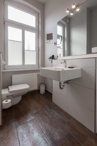 Bathroom 4, Villa Stern, Oldenburg