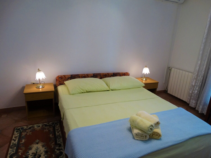 Bedroom, Oli - 20m From the Beach - 7 - R11, Crikvenica