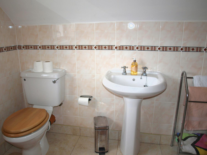 Bathroom 2, The Lookout Ardara