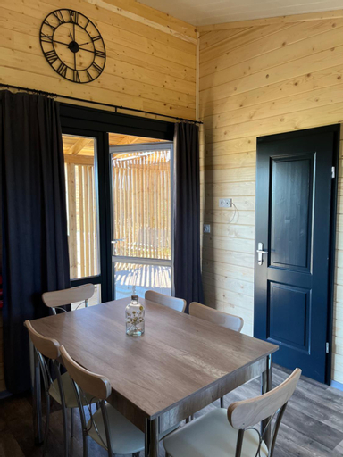Dining Room 10