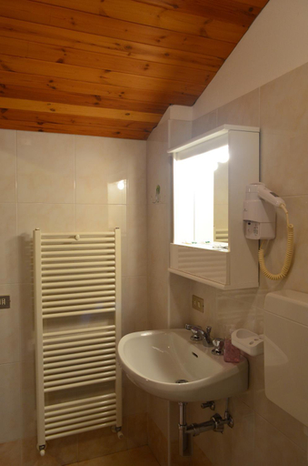 Bathroom 4, Campodolcino Camping, Sondrio