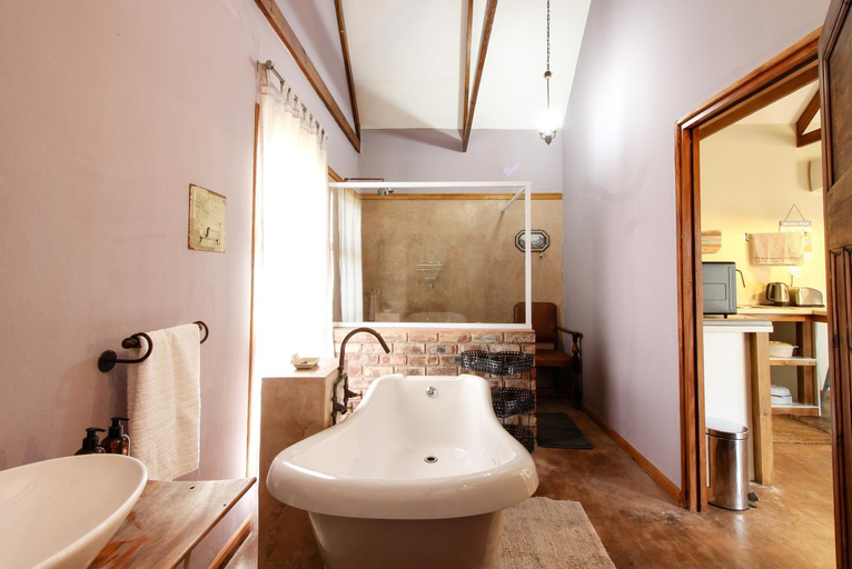 Bathroom 3, Lentelus Guesthouse Pty Ltd, Eden